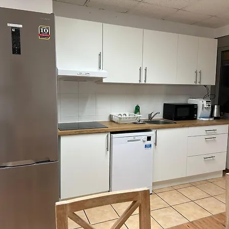 D1 Frankfurt 230m2 - 7 Einzelzimmer Mit 2 Parkplaetzen Apartment