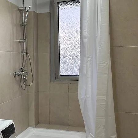 Apartment D1 Frankfurt 230m2 - 7 Einzelzimmer Mit 2 Parkplaetzen