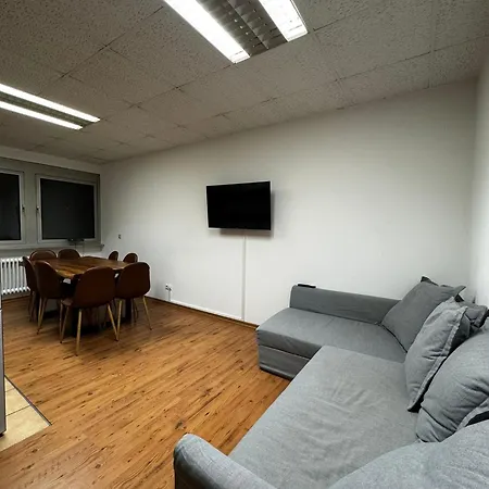 D1 Frankfurt 230m2 - 7 Einzelzimmer Mit 2 Parkplaetzen * Dreieich